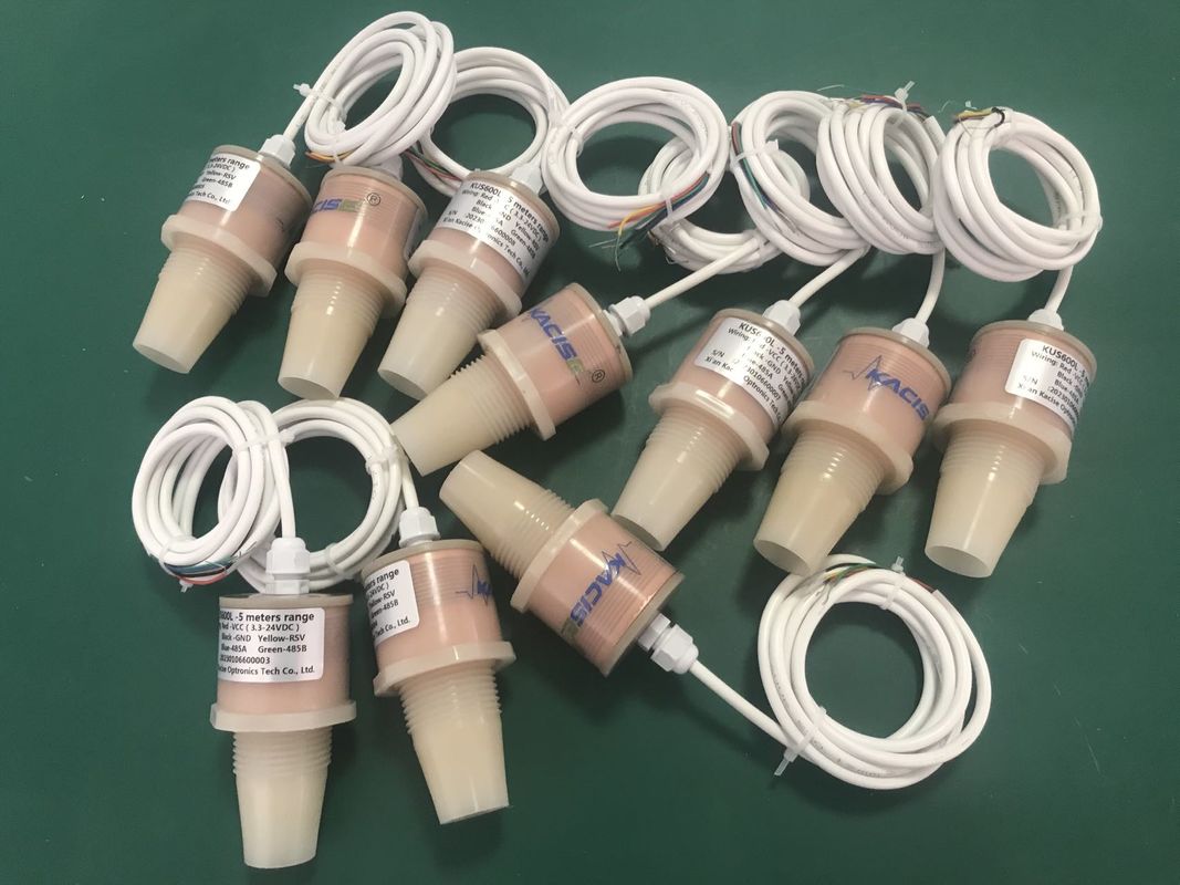 Sensor de nível ultrasônico de alta precisão de 12 V com saída RS485 e impermeável IP68 para medição do nível do tanque de água