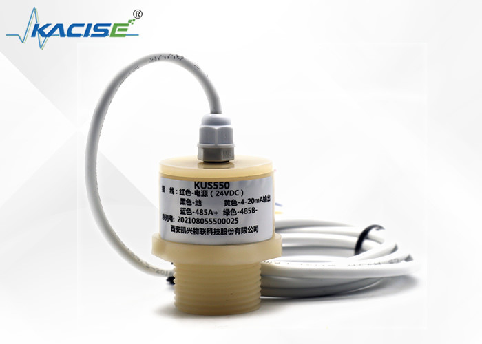 Sensor ultra-sônico compacto da série KUS550, de alta sensibilidade, resistente à corrosão, com uma precisão de medição ≤ 1%