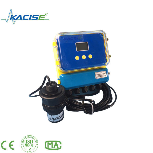 Sensor de nível ultrasônico com proteção IP67 em aço inoxidável e alcance de medição de 60 m para águas residuais e tanques subterrâneos