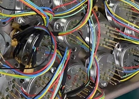 Capacidade de alta g Sensor de acelerômetro de quartzo industrial com faixa de entrada ± 80 g e limiar < 5 μ g