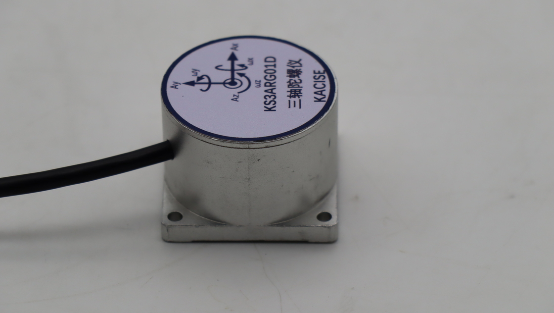 MEMS Giroscópios de três eixos para UAVs com peso inferior a 100 g com interface elétrica RS422