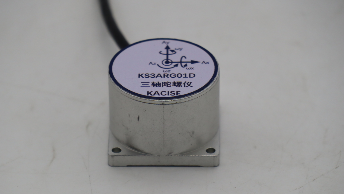 MEMS Giroscópios de três eixos para UAVs com peso inferior a 100 g com interface elétrica RS422