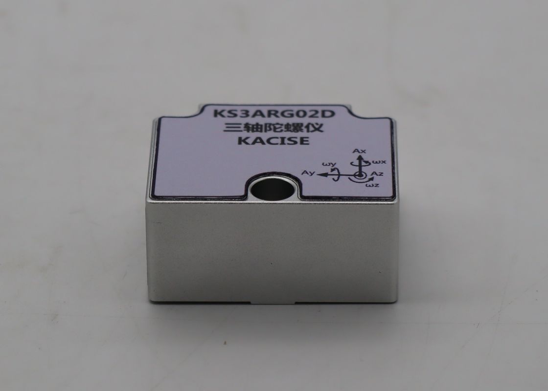 Sensor giroscópio MEMS de três eixos com faixa de ±500(゜/s) ≤±0,1(゜/s) polarização e taxa de atualização de dados de 2.000 Hz