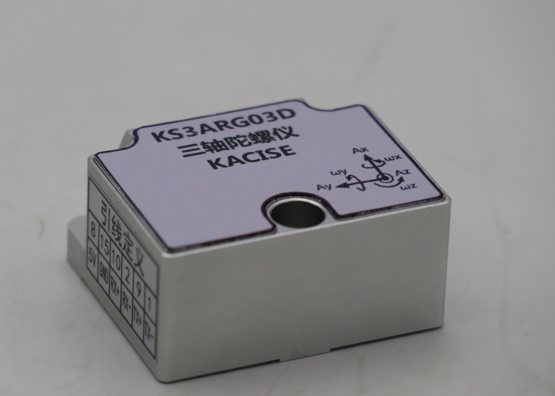 Giroscópio Mems de alto desempenho com ≤ 1,1 W de dissipação de energia e vibração 6,06 G
