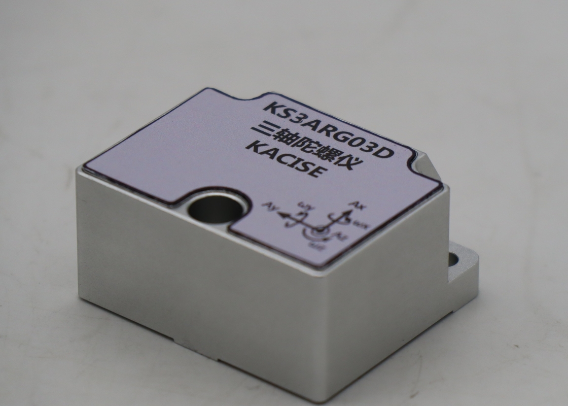 Giroscópio Mems de alto desempenho com ≤ 1,1 W de dissipação de energia e vibração 6,06 G