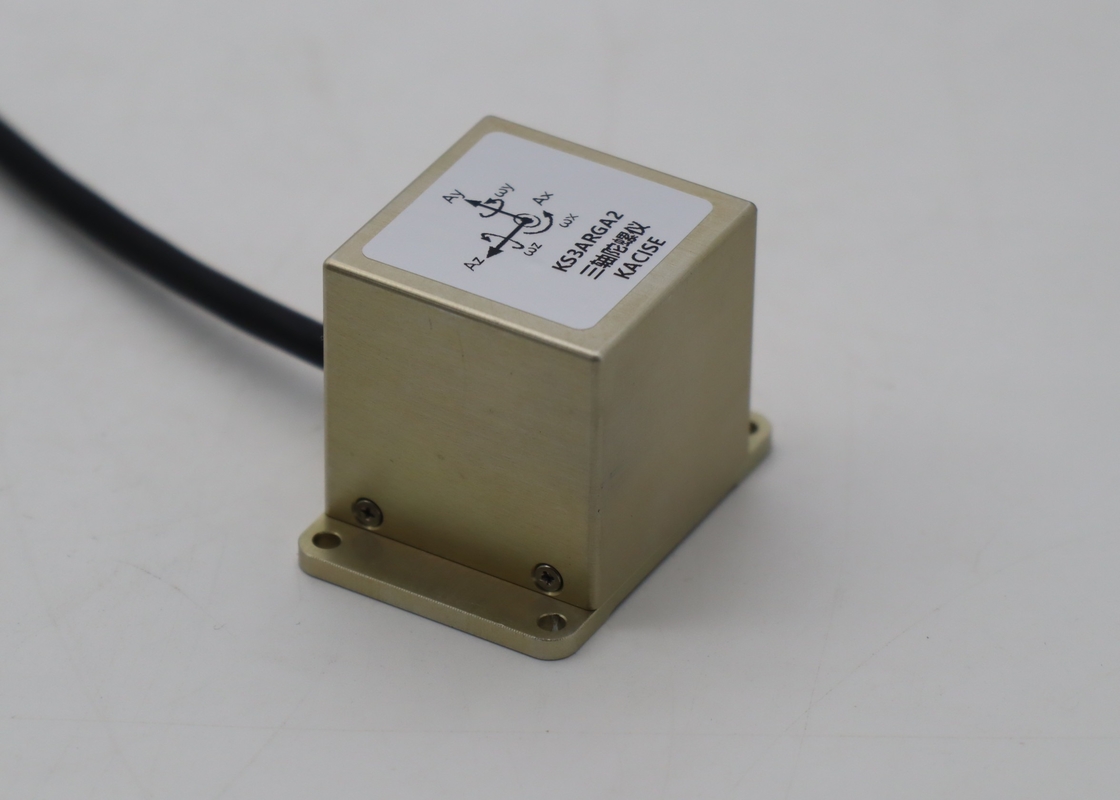 Sensor de giroscópio de saída analógica de arranque rápido MEMS com tensão de desvio de 1,65 ± 0,02 V