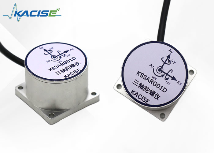 Sistemas microeletromecânicos Giroscópio com ≤0,15°/s e resolução ≤0,05°/s