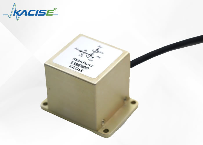 Giroscópio de uso geral de três eixos de pequeno porte, faixa de temperaturas de funcionamento -45 ~ +105 (((°C), estabilidade com desvio zero 1