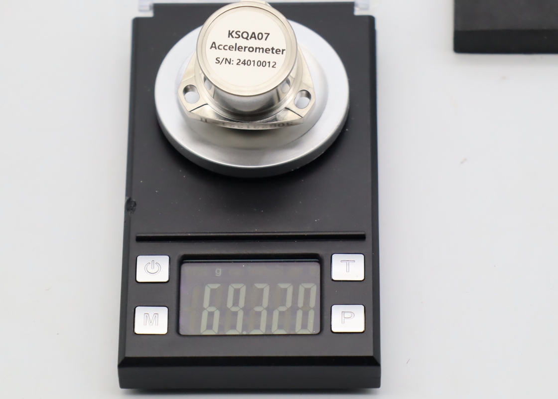Fator de escala 1,2 ~ 1,6mA/G Sensor de acelerômetro resistente a choques para aplicações de precisão