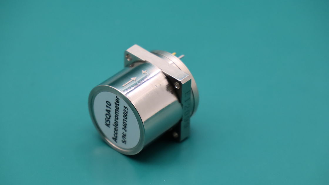 Acelerômetro flexível de quartzo com ± 20 g de amplitude de entrada ≤ 5 μg limiar e 15 g de pico de vibração sinusoidal para a indústria aeroespacial