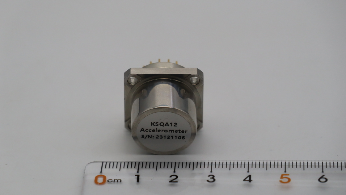 Acelerômetro analógico de choque 100 g com amplo intervalo de temperatura de armazenamento -55°C+80°C