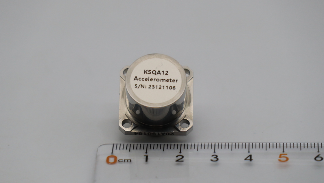 Sensor de acelerômetro de alta potência para tensão de potência ±12~±18V DC e fator de escala0,6~1,3mA/g