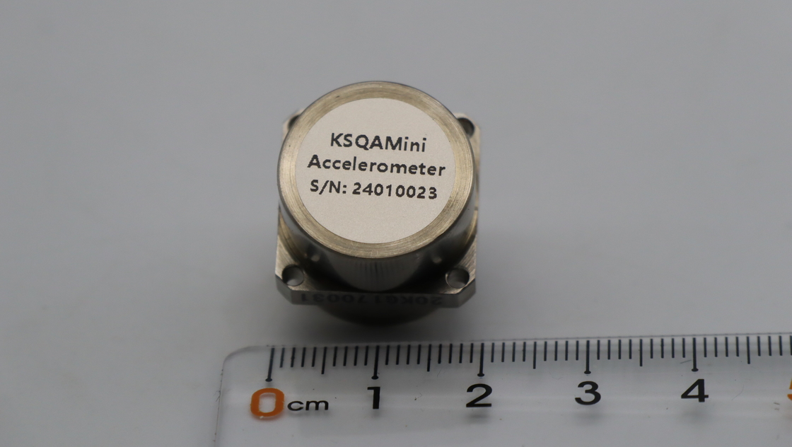 2.8 ~ 3.3mA/g Sensor de acelerômetro Ampla faixa de temperatura Vibração Pico Sine 20g 10Hz ~ 2000Hz
