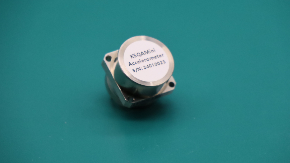 2.8 ~ 3.3mA/g Sensor de acelerômetro Ampla faixa de temperatura Vibração Pico Sine 20g 10Hz ~ 2000Hz