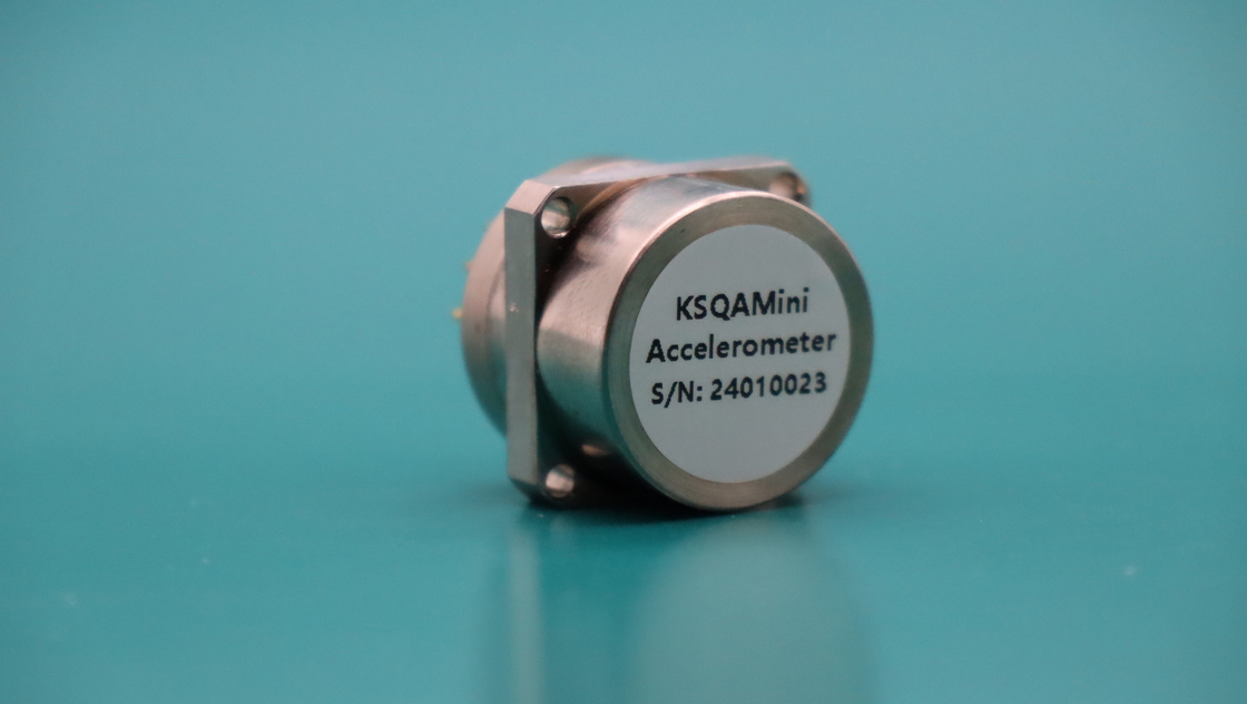 1000 g Acelerômetro resistente a choques 2,3 ~ 3,5 mA/g Fator de escala -55°C+130°C Temperatura de armazenamento.
