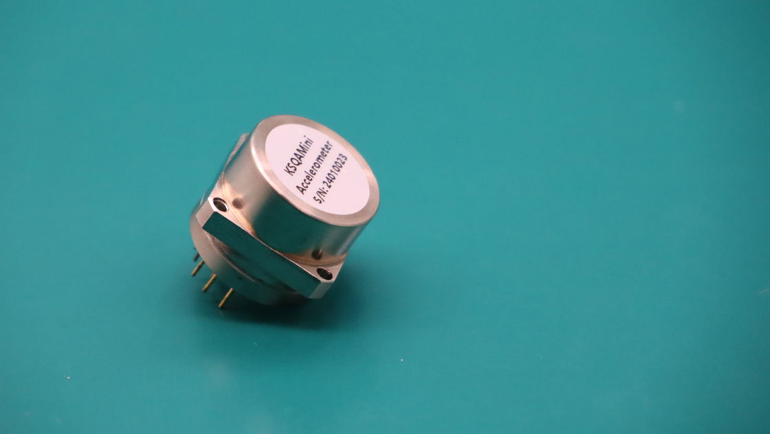 2.3 ~ 3.5mA/g Fator de escala 1000g Sensor de acelerômetro de quartzo flexível resistente a choques com temperatura de armazenamento de -55°C+130°C