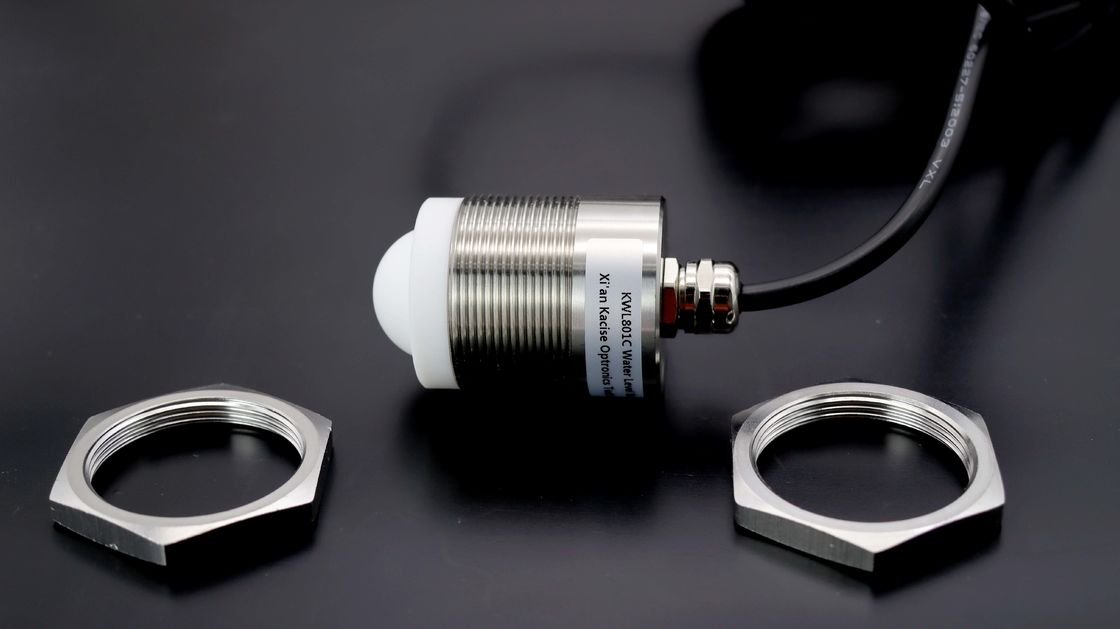 Transmissor de nível de radar personalizado de frequência de 80 GHz tipo rosca com IP68 à prova d'água para faixa de medição de 0,06-10 m
