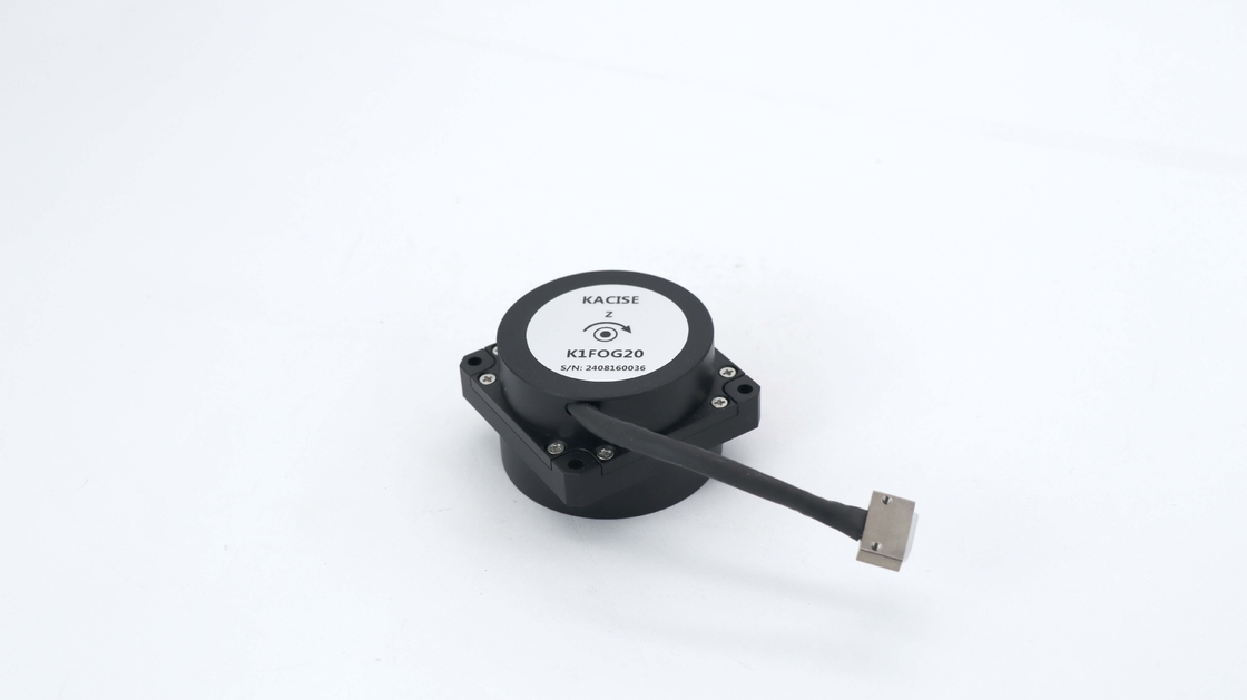 -45 ̊+70 ̊C Temperatura de funcionamento Sensor de giroscópio electrónico Coeficiente de marcha aleatória ≤ 0,01 ̊o/h^1/2) 5V