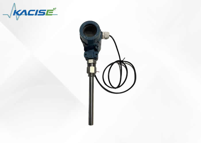 Transmissor de nível capacitivo resistente à corrosão com saída NPN/PNP é usado para monitoramento de nível em reatores de laboratório