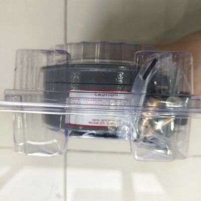 Medidor de pressão diferencial Dwyer Magnehelic 2300-60PA com faixa de 60-0-60 Pa, precisão de ±2% e gabinete IP67