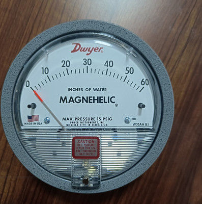 Medidor de pressão diferencial magneélico da série 2000 Dwyer com 0-60 em w.c. Faixa ± 2% de precisão e 1/8 de conexão NPT