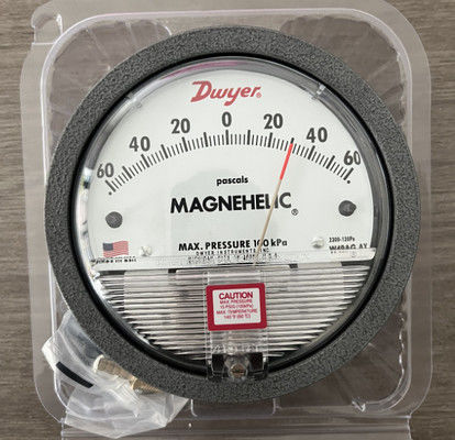 Medidor de pressão diferencial Magnehélico da série 2000 de Dwyer com precisão de ± 2% FS e movimento magnético sem atrito para aplicações de 20 a 140 °F