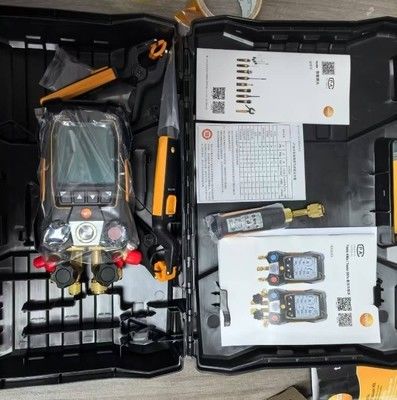 testo 557s Kit de vácuo inteligente com mangueiras - colector digital inteligente com sondas de vácuo e temperatura sem fio e 4 conjuntos de mangueiras
