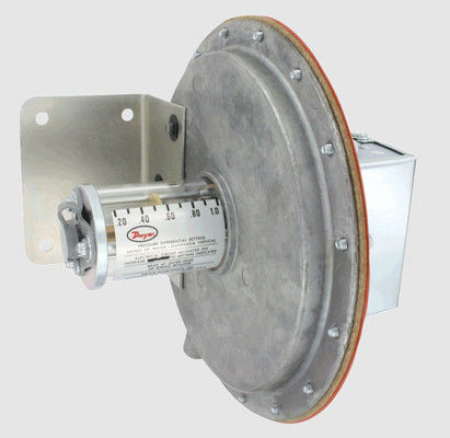 Comutador de pressão Dwyer com 15 Ampères Indicador de ponto de ajuste visível de carga de corrente e design de diafragma grande para controle de HVAC