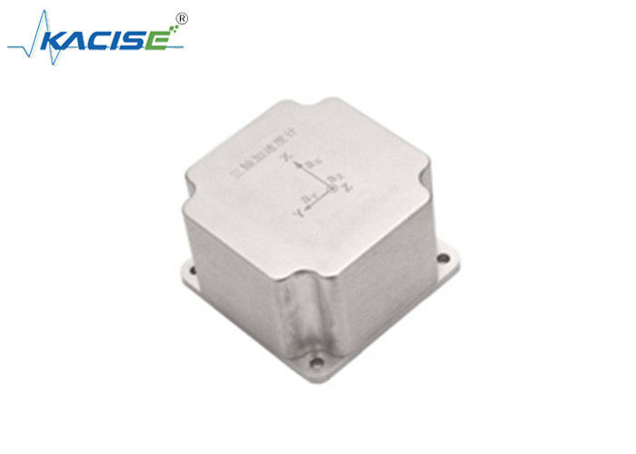 Sensor de aceleração triaxial com alcance de ±10 g RS422 de saída e amplo intervalo de temperatura para aplicações automotivas