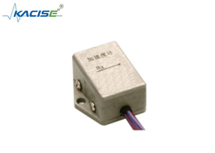 Sensor de aceleração linear resistente a impactos com ampla faixa de medição e tamanho pequeno para controle de estabilidade de aeronaves