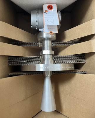 Transmissor de nível Rosemount 5408 com precisão ± 0,08, alimentação 4-20mA/HART e conformidade SIS para aplicações industriais