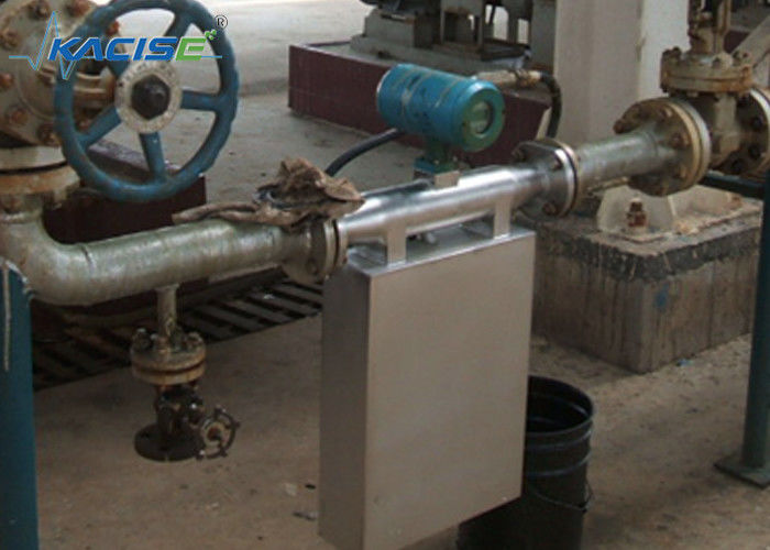 Coriolis comestível Coriolis Mass Flow Meter Aço inoxidável para líquido / gás com classe de precisão 0,10 ~ 0,20%