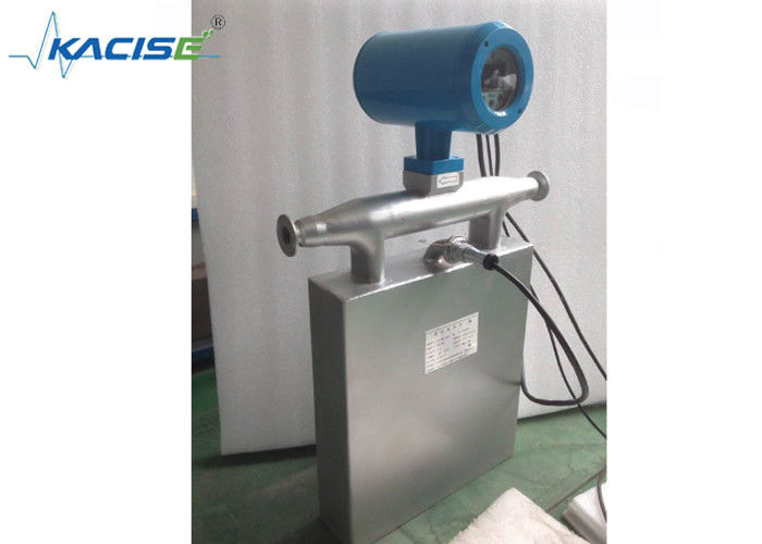 Coriolis comestível Coriolis Mass Flow Meter Aço inoxidável para líquido / gás com classe de precisão 0,10 ~ 0,20%