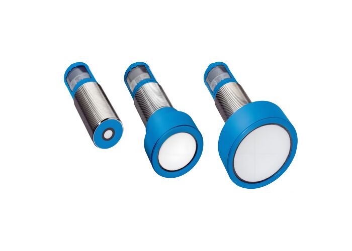 Sensor de distância ultrasônico UM30 com alcance de detecção de 8000 mm, alta precisão de medição e interface IO-Link
