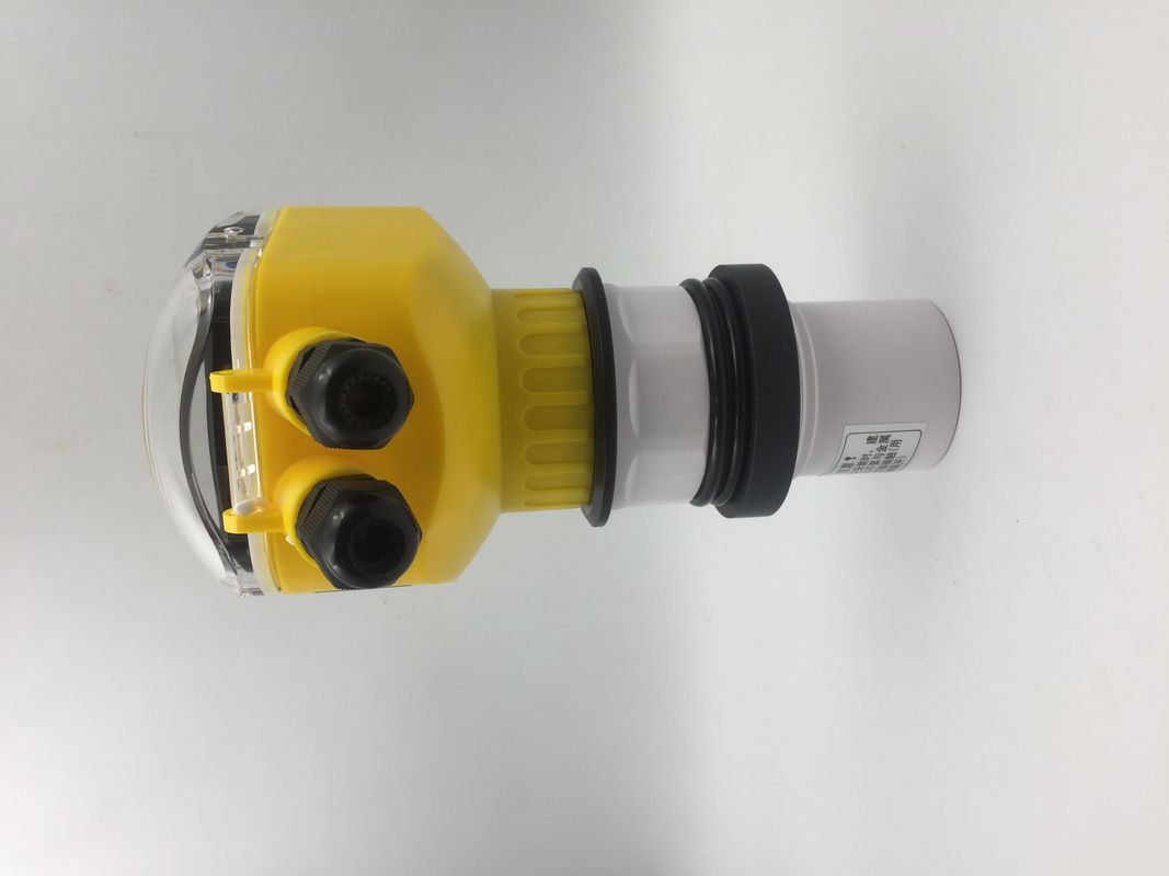 Pequeno sensor de nível de água ultra-sônico sem contacto com proteção IP65 e saída de 4-20mA para medição do nível do tanque de líquido