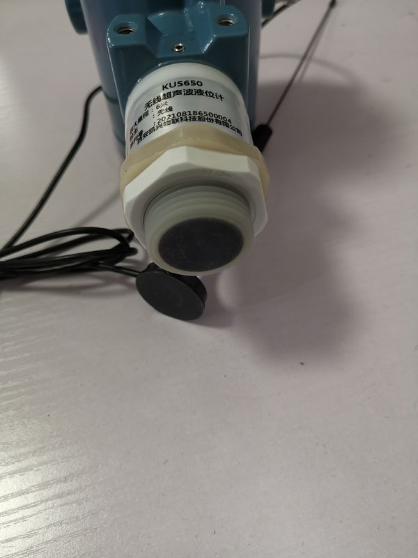 Sensor de nível de tanque ultra-sônico KUS650 para indústria alimentar com certificação CE e transmissão de dados sem fio